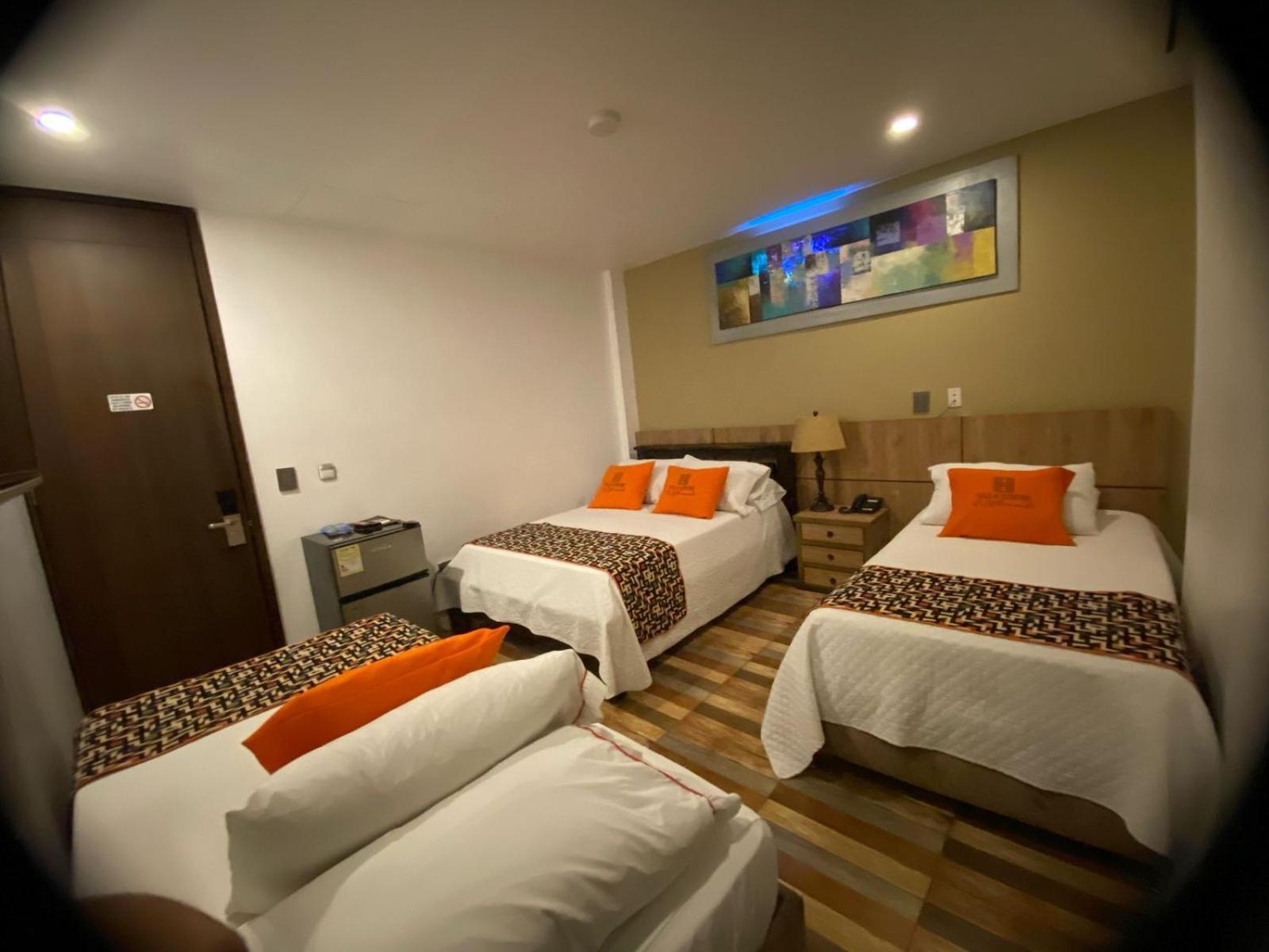Hotel Ucla Center บาเยดูปาร์ ภายนอก รูปภาพ